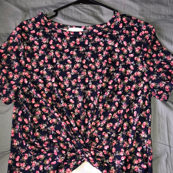 Floral cropped top with inverse knot - Picture 1 of 2